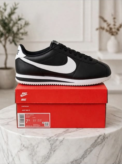 NIKE Cortez - Black / White - Size 7.5 US